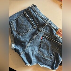 LEVI’S Women’s Cutoff Denim Shorts Size 10